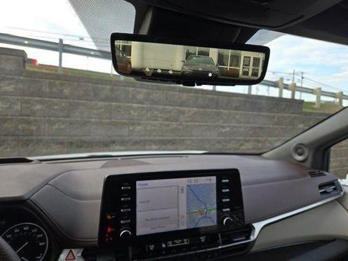 2024 Toyota Sienna Platinum 7 Passenger