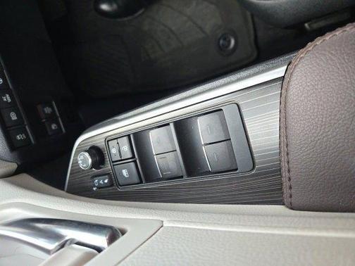 2024 Toyota Sienna Platinum 7 Passenger