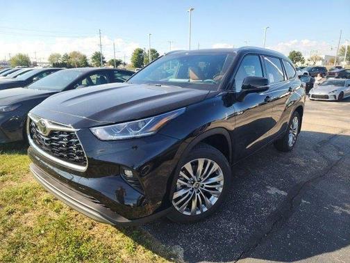2025 Toyota Highlander Platinum
