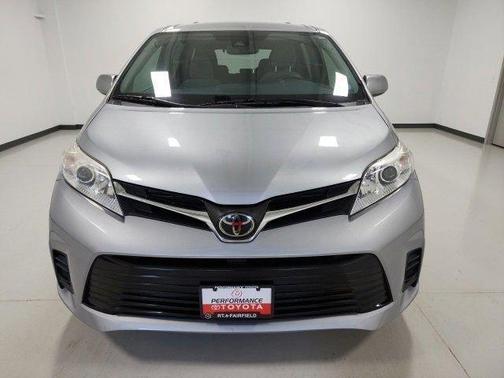 2018 Toyota Sienna LE