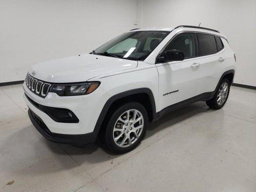 2022 Jeep Compass Latitude Lux