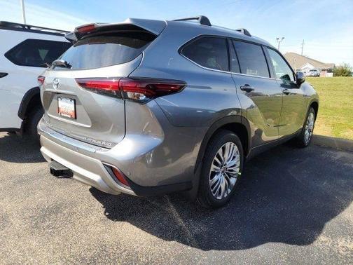 2025 Toyota Highlander Platinum