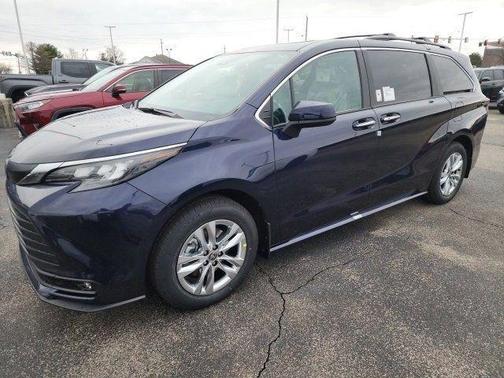 2026 Toyota Sienna XLE