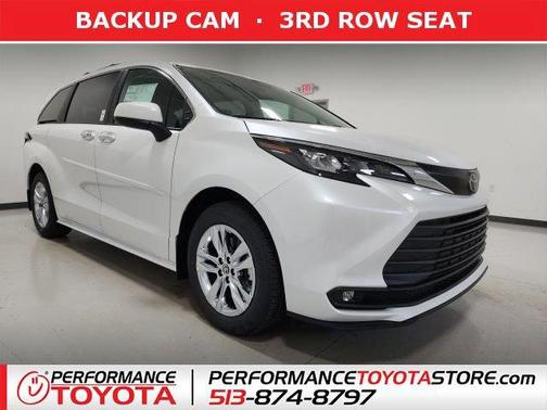 Wind Chill Pearl 2026 Toyota Sienna XLE
