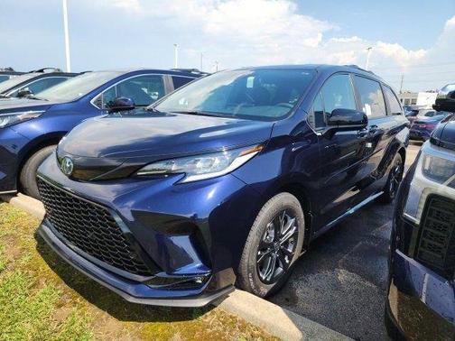 2025 Toyota Sienna XSE 7 Passenger