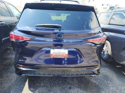 2025 Toyota Sienna XSE 7 Passenger