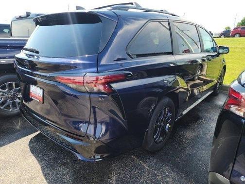 2025 Toyota Sienna XSE 7 Passenger
