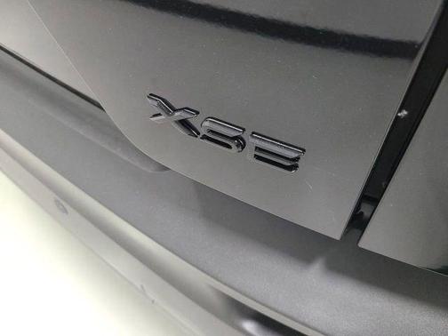 Midnight Black Metallic 2026 Toyota C-HR XSE