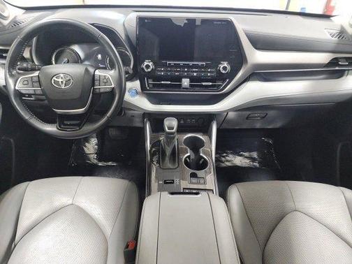 2022 Toyota Highlander Hybrid Limited