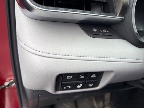 2022 Toyota Highlander Hybrid Limited