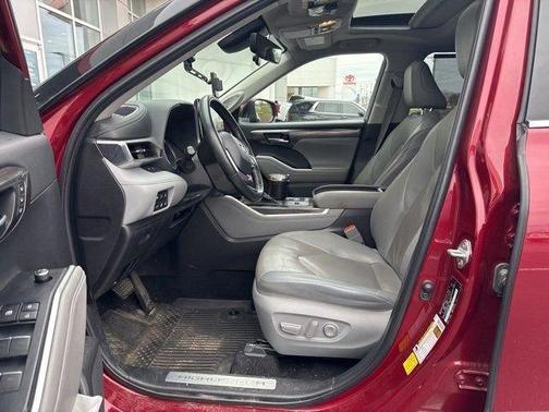 2022 Toyota Highlander Hybrid Limited