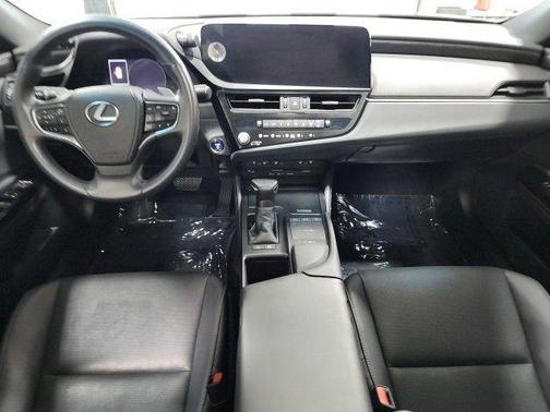 2022 Lexus ES 300h 