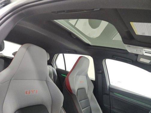 2024 Volkswagen Golf GTI 2.0T Autobahn