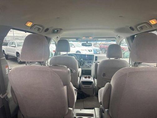 2016 Toyota Sienna LE