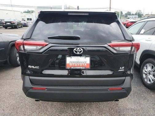 2025 Toyota RAV4 LE