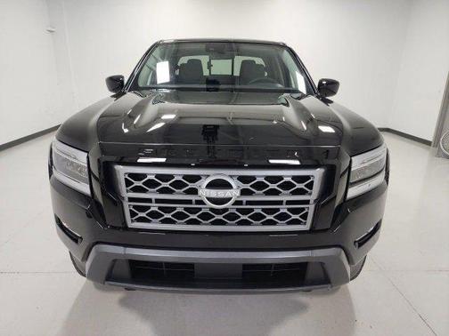 2024 Nissan Frontier SL