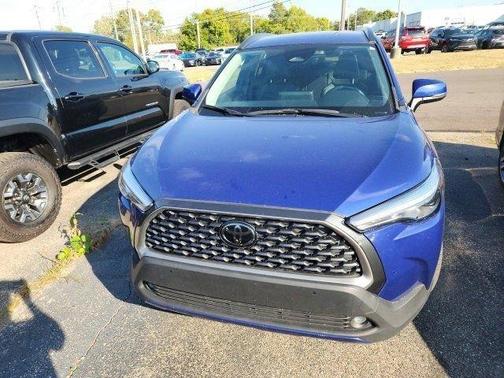 2023 Toyota Corolla Cross XLE