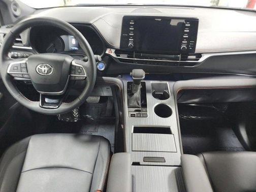 2022 Toyota Sienna XSE 7 Passenger