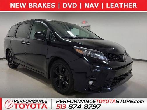 Midnight Black Metallic 2020 Toyota Sienna SE