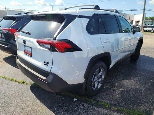 2025 Toyota RAV4 XLE