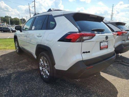 2025 Toyota RAV4 XLE Premium