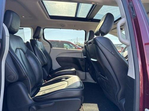 2018 Chrysler Pacifica Hybrid Limited