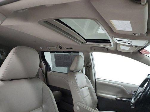 2019 Toyota Sienna XLE