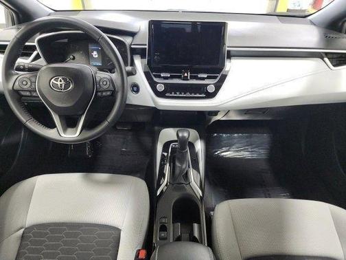 2024 Toyota Corolla Hatchback SE