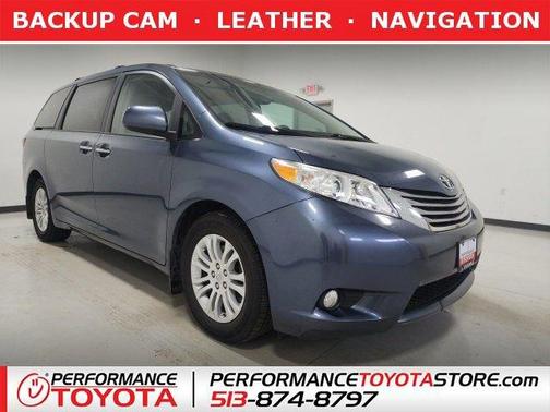 2017 Toyota Sienna XLE