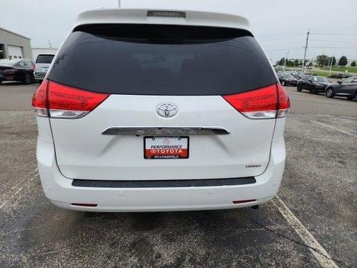 2013 Toyota Sienna XLE