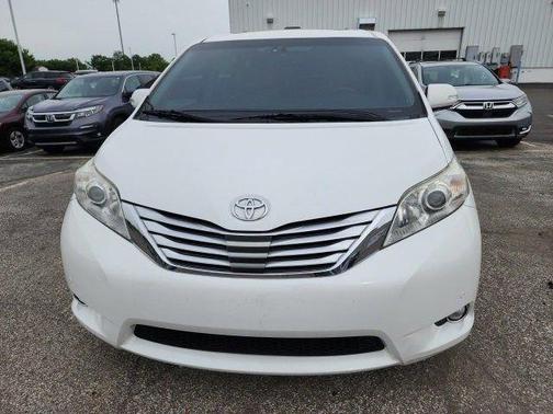 2013 Toyota Sienna XLE