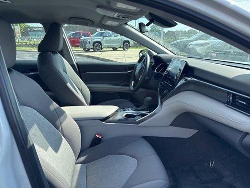 2023 Toyota Camry Hybrid LE