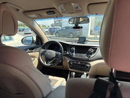 2018 Hyundai TUCSON SE