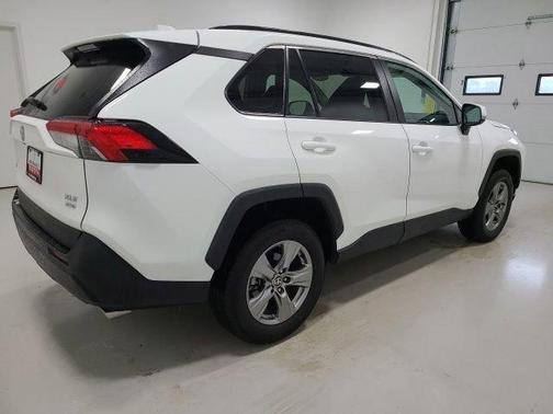 Ice 2024 Toyota RAV4 XLE
