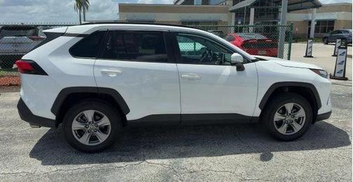 Ice 2024 Toyota RAV4 XLE