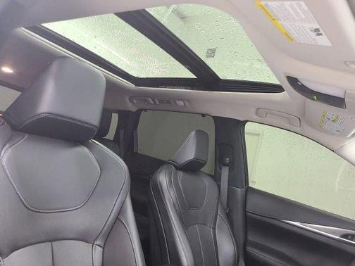 Majestic White 2023 INFINITI QX60 Luxe