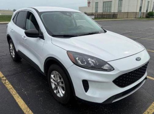 Oxford White 2022 Ford Escape SE