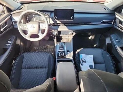 2022 Mitsubishi Outlander ES