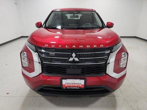 2022 Mitsubishi Outlander ES