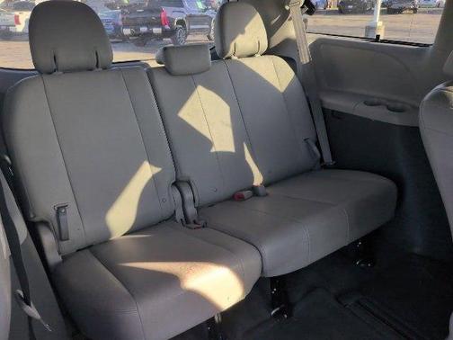 2017 Toyota Sienna XLE