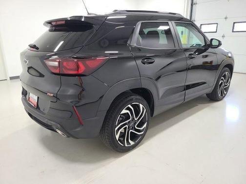Mosaic Black Metallic 2026 Chevrolet Trailblazer RS