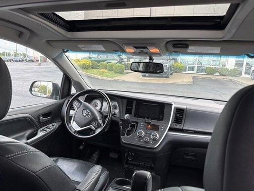 2015 Toyota Sienna SE