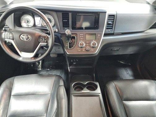 2015 Toyota Sienna SE