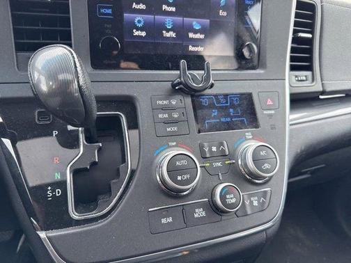 2015 Toyota Sienna SE