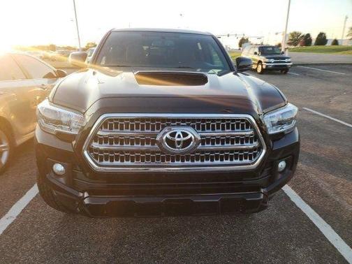 2016 Toyota Tacoma TRD Sport