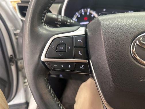 Wind Chill Pearl 2022 Toyota Highlander XLE