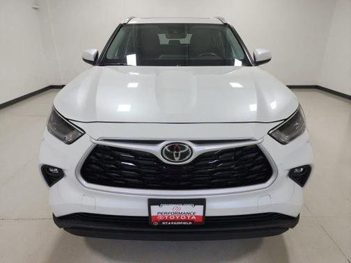 Wind Chill Pearl 2022 Toyota Highlander XLE