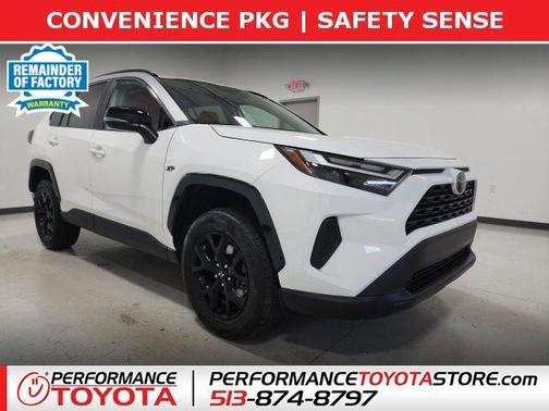 Ice 2023 Toyota RAV4 XLE