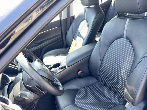 Midnight Black Metallic 2024 Toyota Camry SE