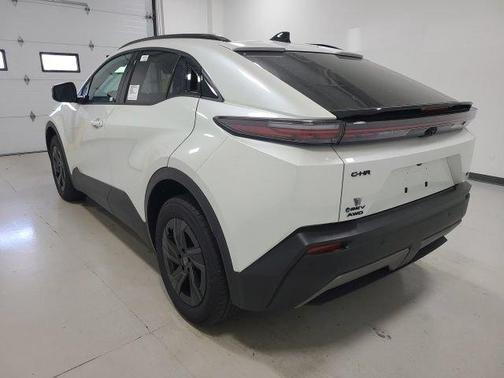 Wind Chill Pearl 2026 Toyota C-HR SE